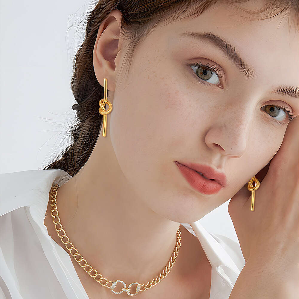 Fashionable Unique High-end Niche Design Sense Ear Studs Branch Earrings