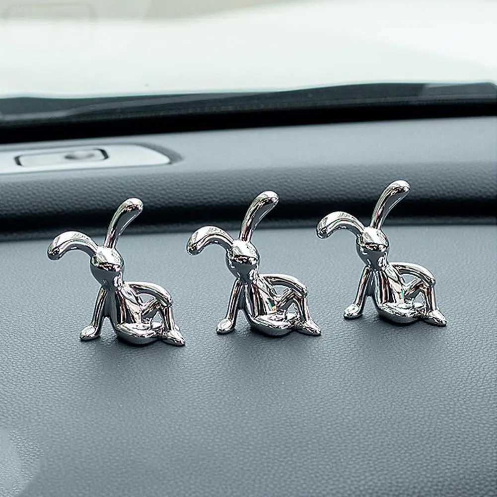 Nordic Electroplated Rabbit Figurine Car Center Console Ornament Home Desk Decor Minimalist Art Gift for Vehicle Living Room S25716