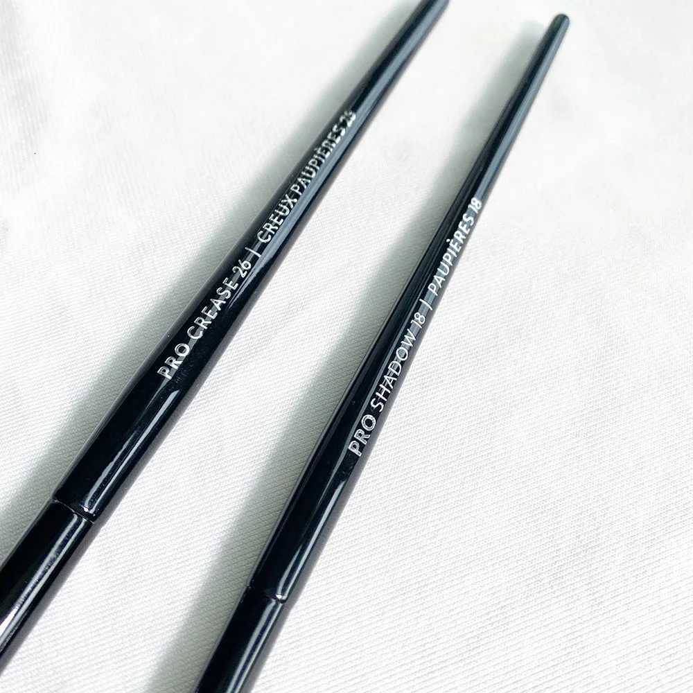 18 26 High Quality Soft Synthetic Blending Cosmetics Beauty Brush Tools for Black Eye Crease ShadowXJ2500716