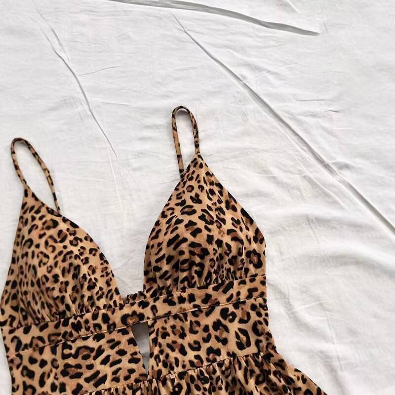 Dresses Summer 2025 New In Sleeveless Vacation Beach Womens Clothing Fashion Holiday Sexy Backless Mini Dress dongdumaoyi