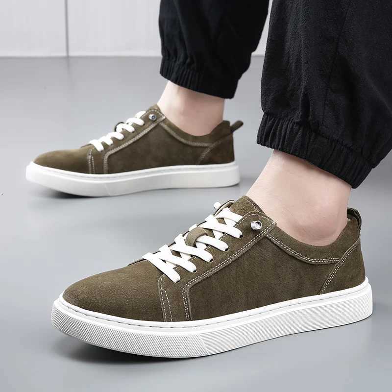 Lightweight soft white soled mens shoes spring new casual shoes mens board shoes thick soled leather shoes genuine leather. W250716