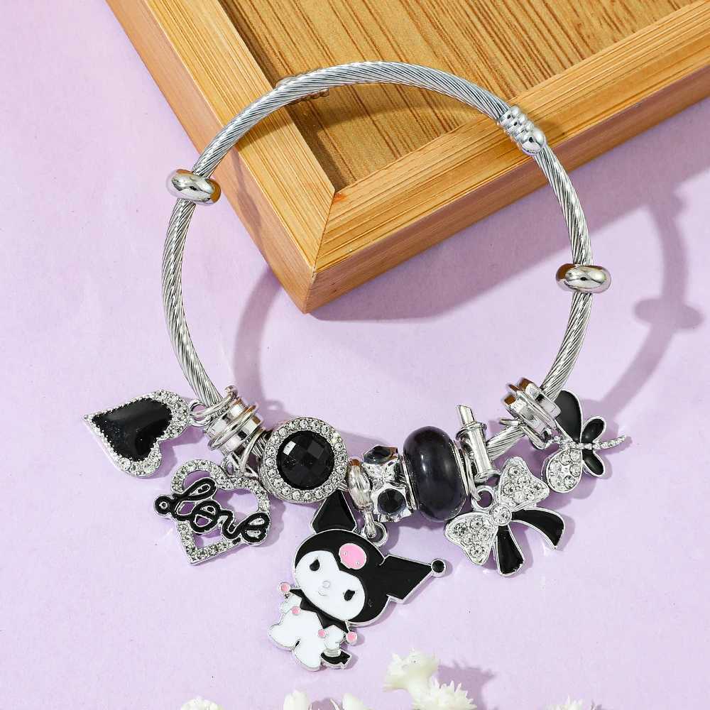 Sanrio Beaded Bracelet Kuromi Pendant Heart Shaped Hollow Rhinestone Pendant DIY Bracelet Suitable as a Gift for Kuromi Fans w250716