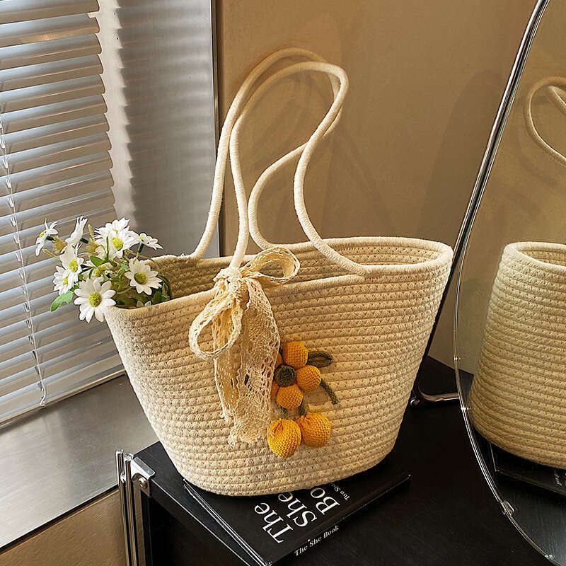 Internet Celebrity Fashion Handmade Flower Decor Handbag for Women 2025 Summer New Stylish Single Shoulder Crossbody Bucket Bag