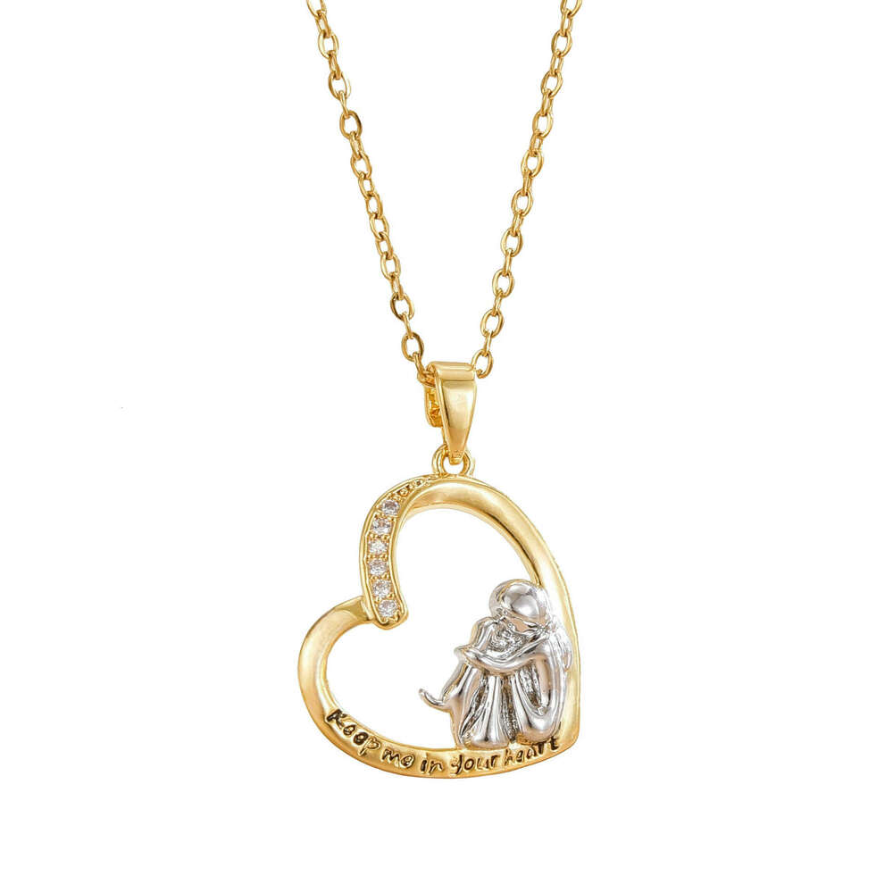 Mother's Day Heart-Shaped Design Engraved Pendant Titanium Steel Non-Fading Necklace For Women High-End Jewelry Fa0