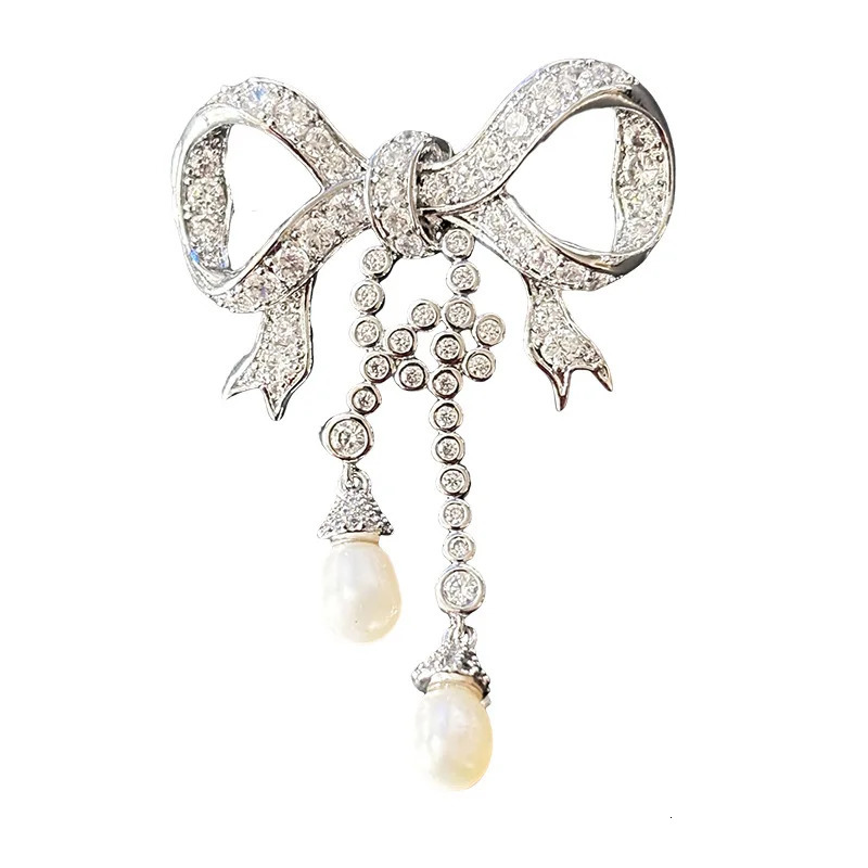 Fresh and Elegant Zircon Bow Brooch Freshwater Pearl Fringed Niche Autumn and Winter Sweater Accessories Womens Corsage 250712