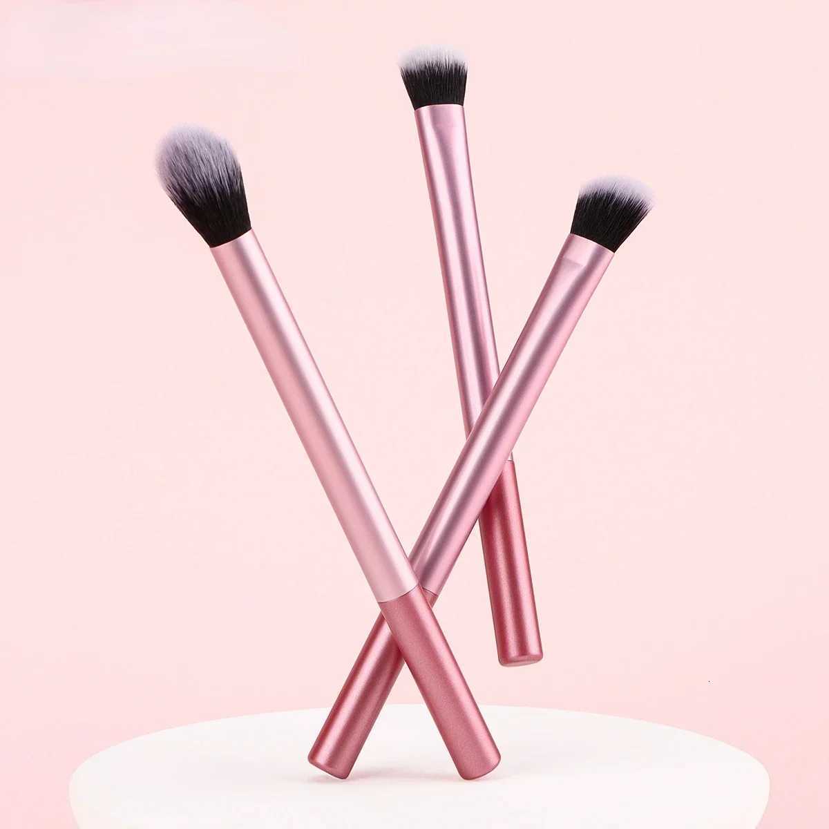 New Three Color Flawless Base Makeup Brush Set Concealer Eye Shadow Powder Blusher Halo Dye Makeup Brush Beginner Brush Set XJ2500716