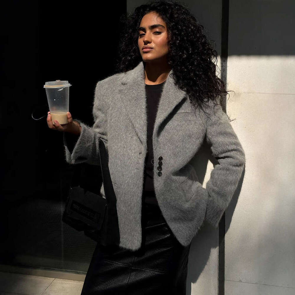 Socialite Style Loose Turn-Down Collar Plush Coat Autumn Winter INS Long Sleeve Overcoat For Women B5