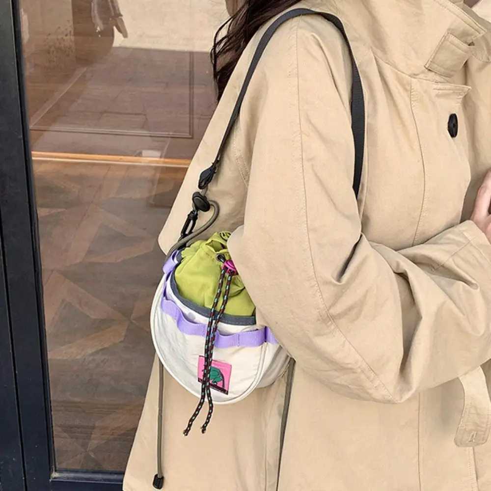 Lightweight Mini Shoulder Bag Zipper Adjustable Strap Mobile Phone Bag Korean Style Patchwork Small Nylon Bucket Bag