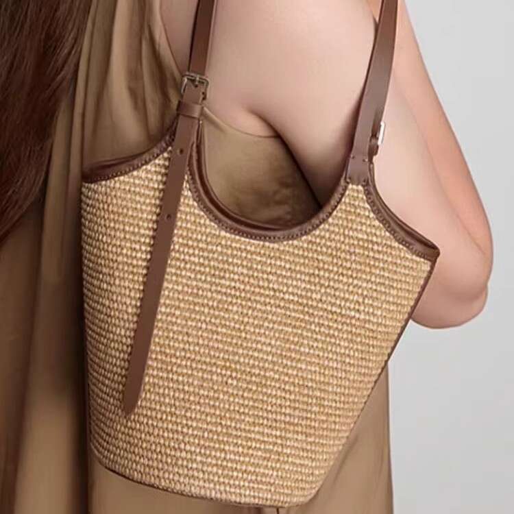 Bucket Straw 2025 New Trend This Year Popular Niche Design Single Shoulder Woven Underarm Bag for Women Summer Versatile