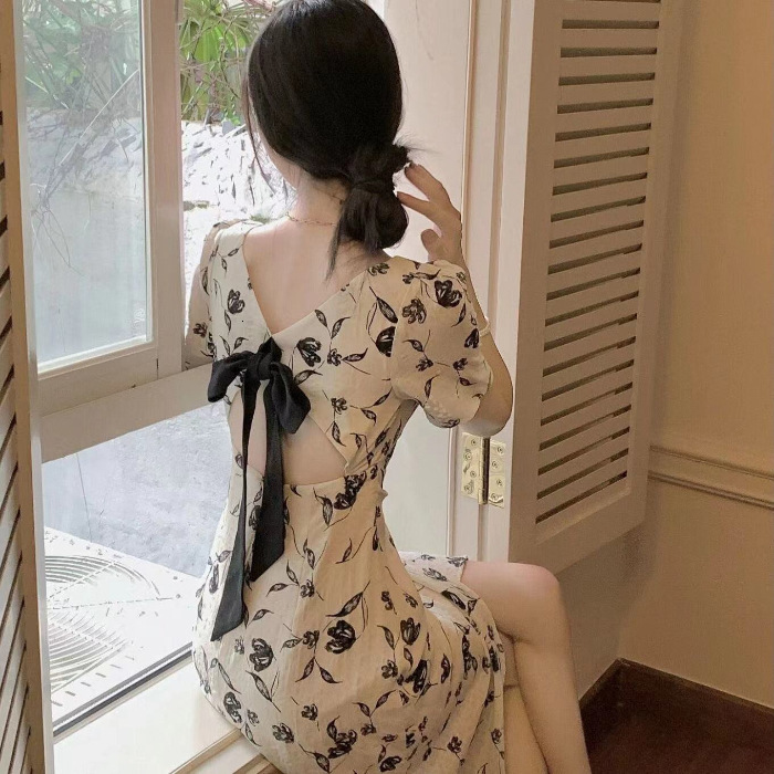 2025 Tea Break French Backless Dress for Women Summer High-End Elegant Long Waist-Cinching Slimming Gentle Style Floral
