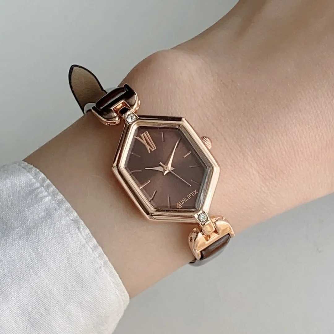 Fashion Wens Quartz Leather Band Analog Wristwatch Rhbus Dial Ladies Clock Relogio Fnino Y250715