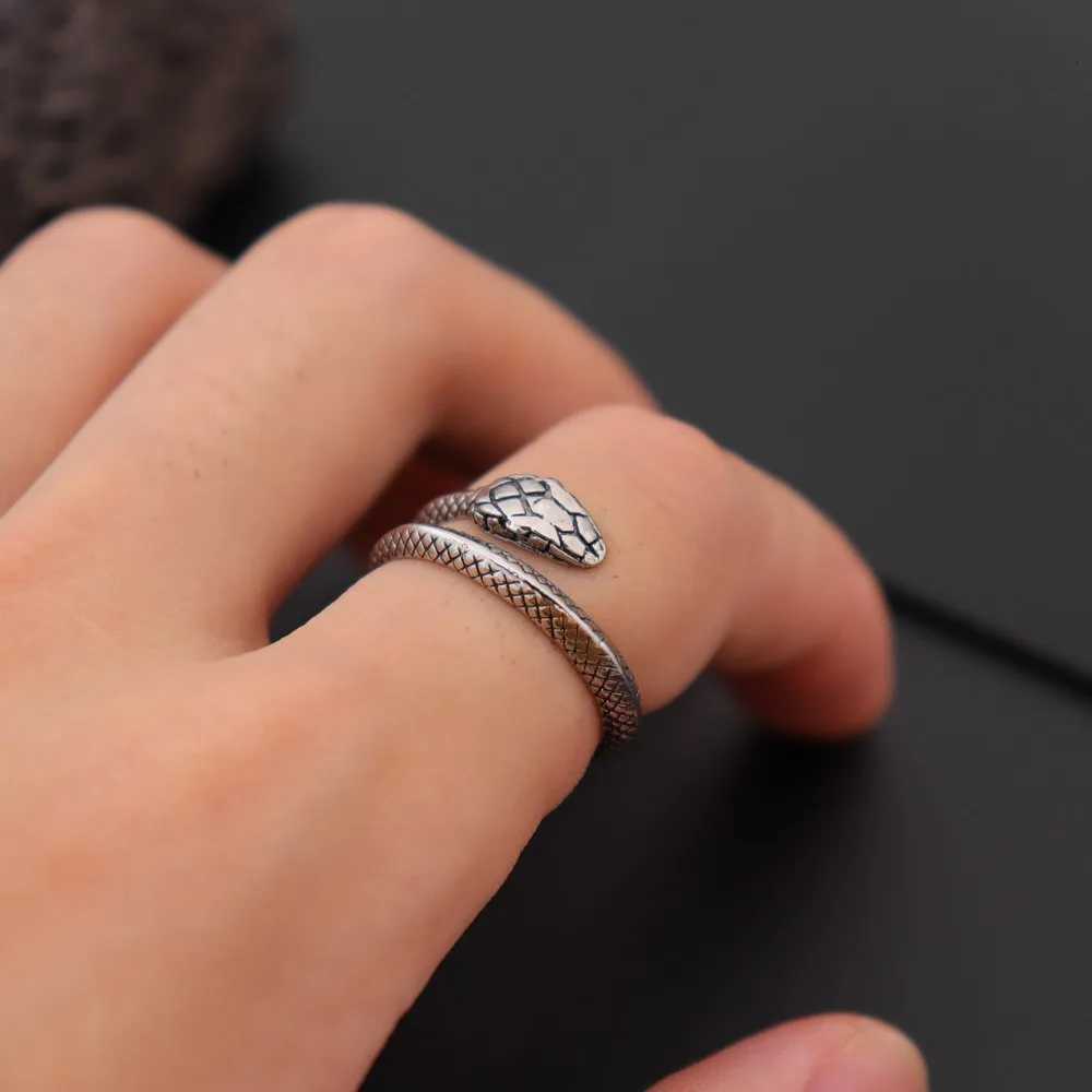 Titanium Steel Snake Head Open Ring Vintage Mens and Womens Fashion Domineering Punk Hip Hop Rock Fashion Jewelry Ring Gift S250716