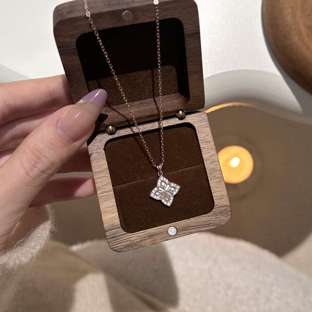 S Pure Sier Mother-of-Pearl Double-Sided Four-Leaf Flower Necklace Niche Design New Chinese Style Elegant Versatile Collarbone Chain for Women