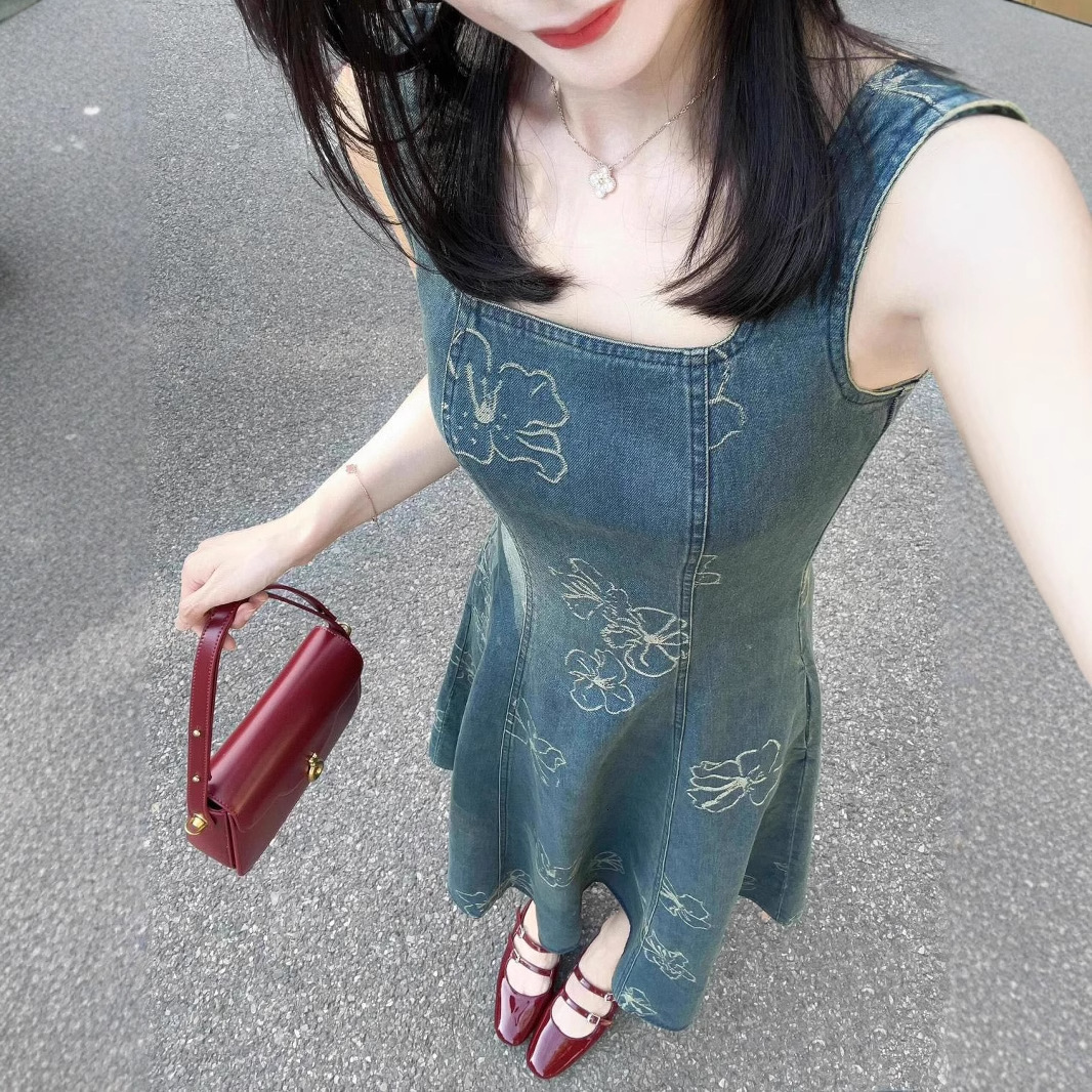 2025 New Chinese Style Embroidered Washed Denim Strap Dress for Women Summer High-end Retro Fashion Slimming Long