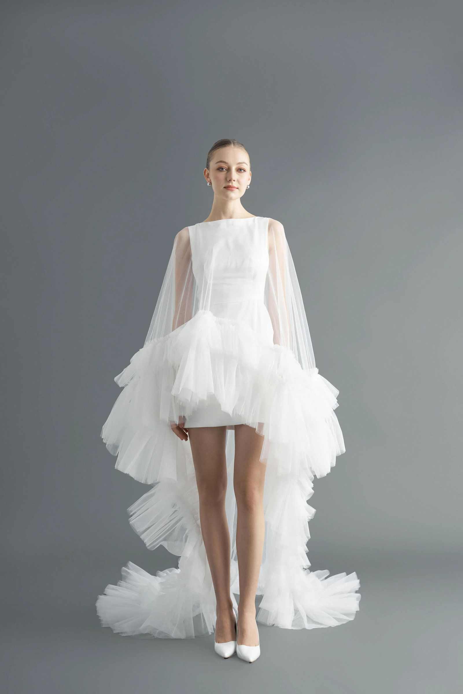 New Elegant Wedding Veils One Layer Pleat Edge Tulle Headdress Appliques Lace Tulle White Ivory Bridal Veil Customized Length Veils V3282