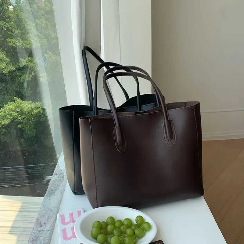 Vintage Womens Tote Bag New Korean Version Large Capacity Simple Commuting Bag and VersatileSingle Shoulder Bag