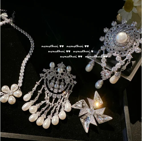 Women Austrian Crown Jewel brooch Vintage Plated 18K Gold Windmill Zircon Pearl Tassel brooch combination 250712