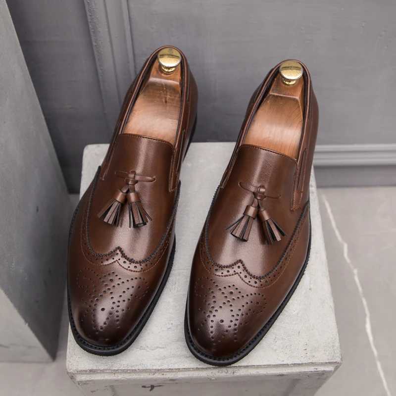 Tassel Carving Loafer Shoes Men Slip on Driving Moccasins Mens Comfortable Leather Shoes Men Wedding Shoes Fashion Casual Shoes W250716