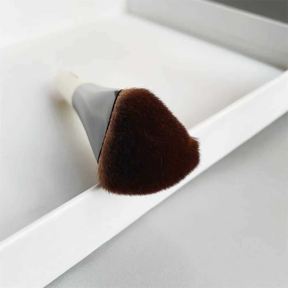 Precision Buffing Brush Angular 3D Liquid Foundation Cream Makeup Brush for Contouring Sculpting XJ2500716