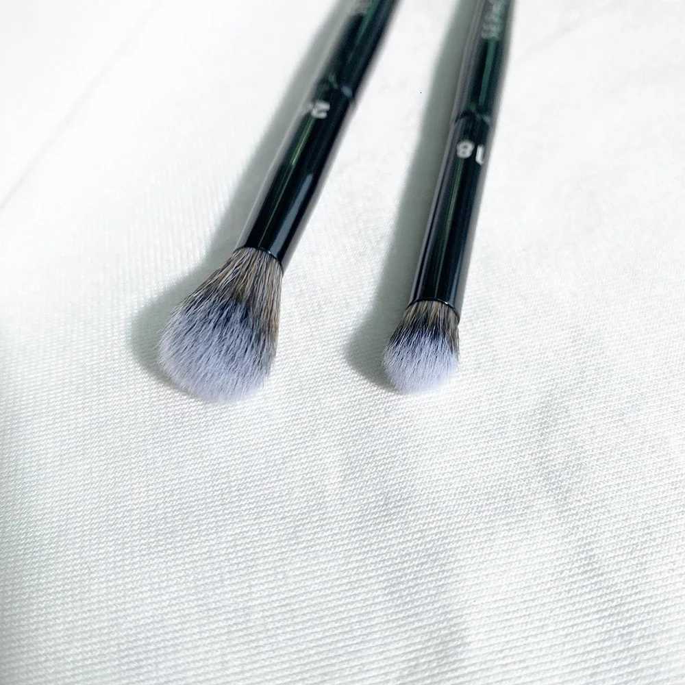 18 26 High Quality Soft Synthetic Blending Cosmetics Beauty Brush Tools for Black Eye Crease ShadowXJ2500716