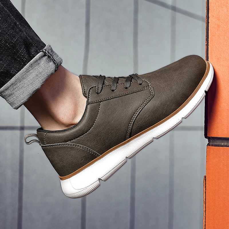 2025 New Plus-size Casual Shoes Mens New Microfiber Leather Casual Shoes Retro Casual Shoes W250716