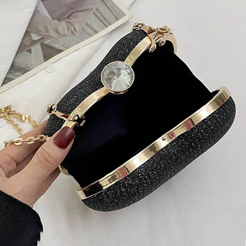 Evening Clutch Women Shiny Handbag Heart Shape Metal Clutches Fashion Chain Shoulder Crossbody Bag Lady Purse