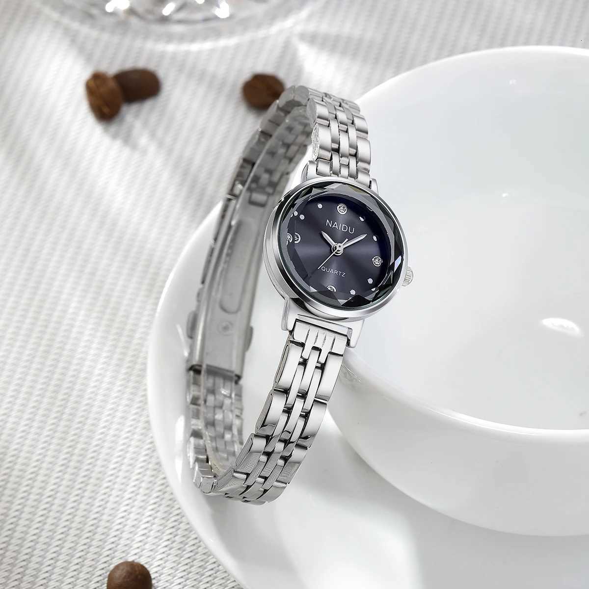 1 Piece of Wens Casual Simple and Fashionable Waterproof Suitable for Daily Wear and Party Outings Y250715