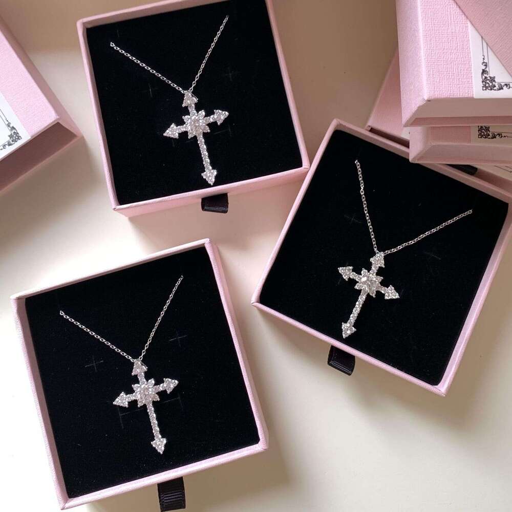 S Pure Sier Beauty Goddess Cross Full Pendant Necklace Exquisite Sparkling Zirconia Light High-Quality Texture Inlaid Dia Collarbone Chain