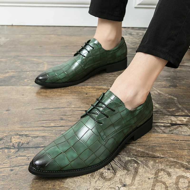 Britain Retro Men Pointed Green Black Flats Business Lace Up Oxford Leather Shoes Casual Loafers Formal Dress Footwear Y250715