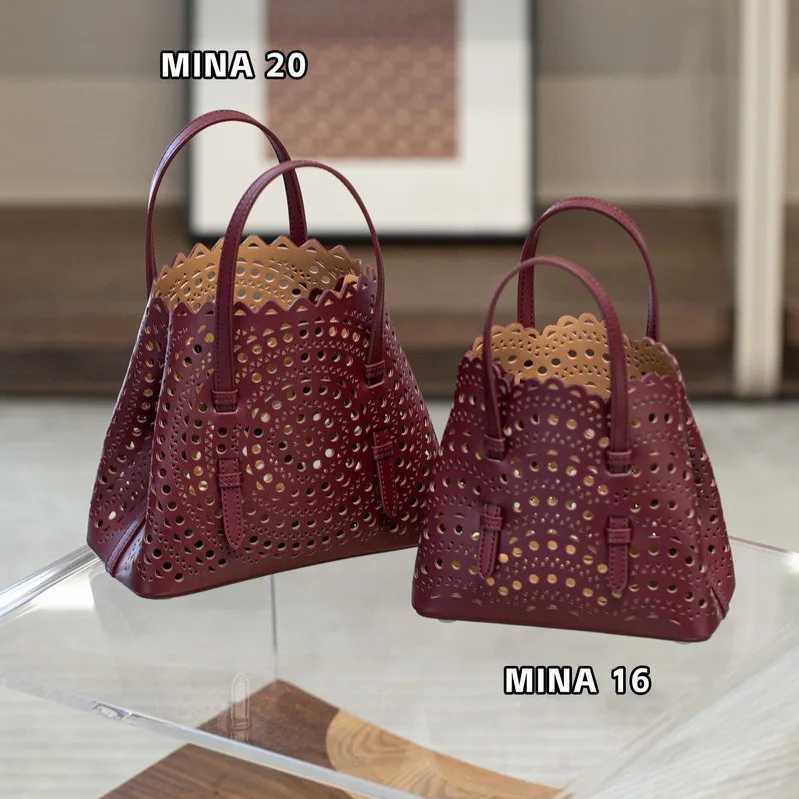 High-grade Hot Girl Hand-held Tote Bag Female 2025 New Niche Design Versatile Shoulder Bag