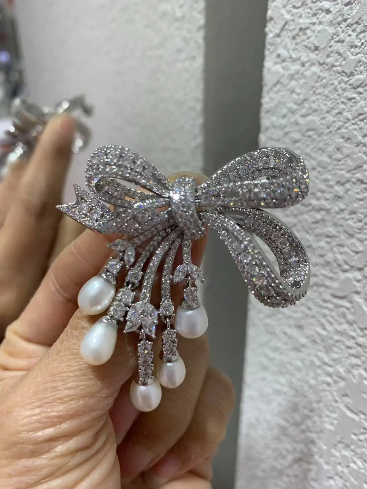 natural fresh water pearl brooch copper with cubic zircon bowknot fashion women jewelry high quality style 250712