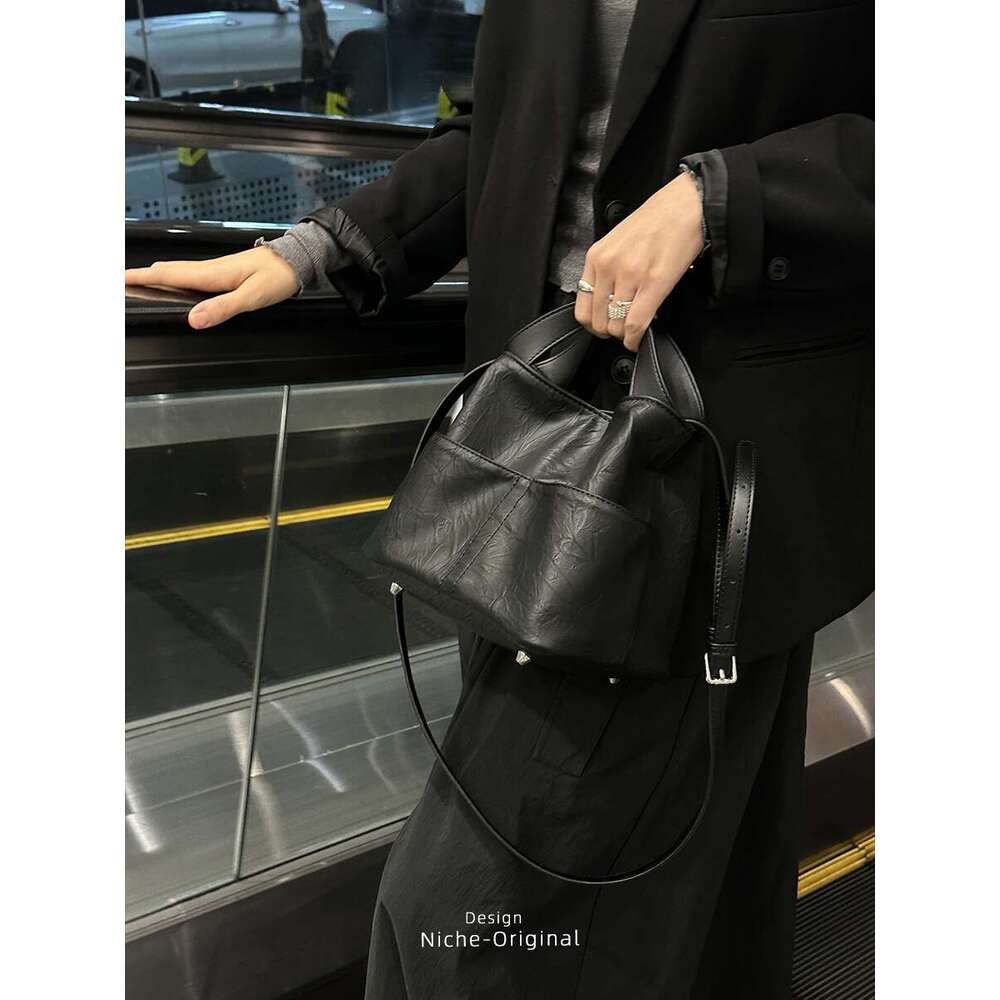 Elegant Womens Leather Backpack/Shoulder/Cross Body Purse: Trendy Accessory Made from Durable Material