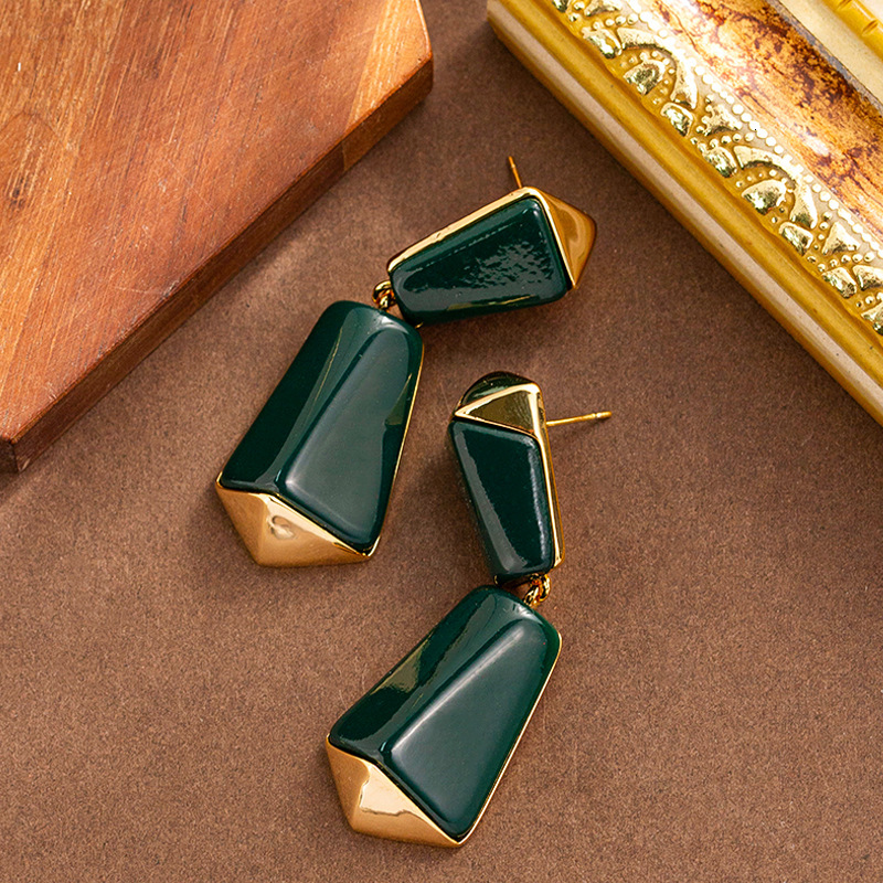 Personalized Vintage Style Geometric Irregular Resin Earrings for Women High-end Elegant Sier Needle Ear Jewelry
