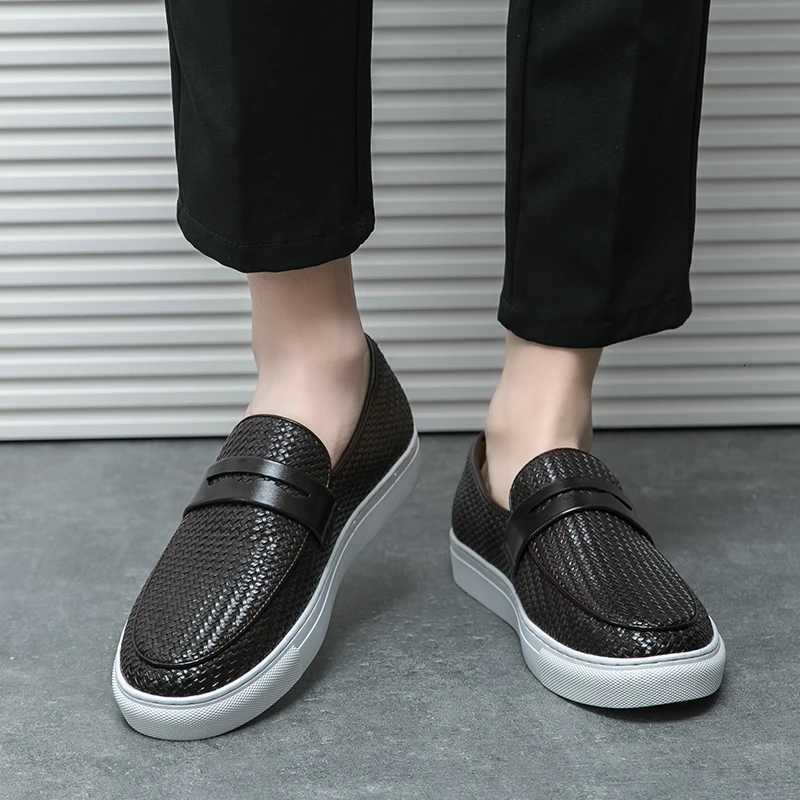Fashion Slip On Loafers Men Shoes Board Soft Casual Leather Shoes Men Sneakers Party Weave Pattern Shoes For Men Flat Free W250716