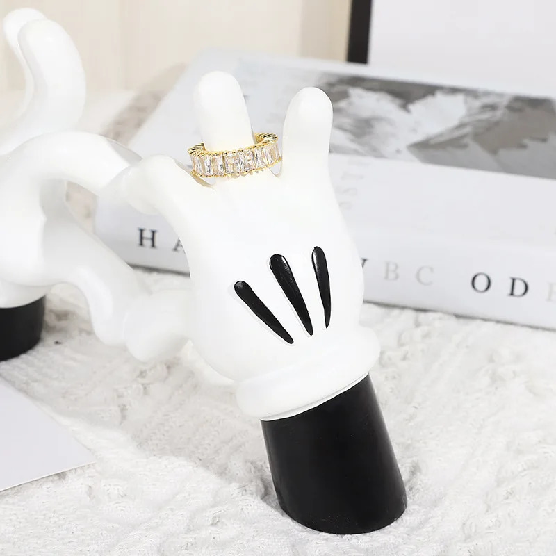 Esthetic Hand Figurines Creative Resin Worship Money Statue Funny Sculpture Desktop Decor Luxury Living Room Luxury Decoration 250725