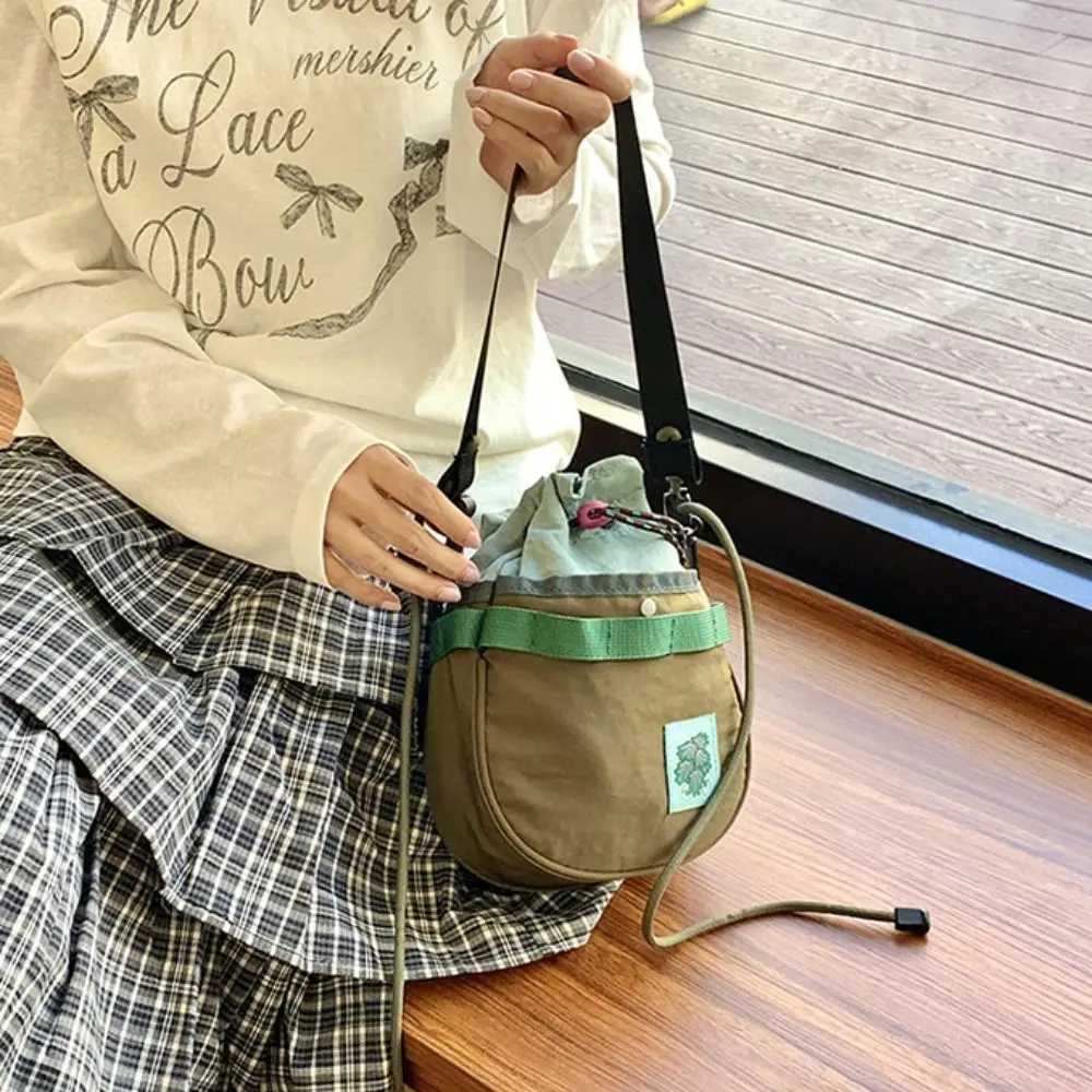 Lightweight Mini Shoulder Bag Zipper Adjustable Strap Mobile Phone Bag Korean Style Patchwork Small Nylon Bucket Bag