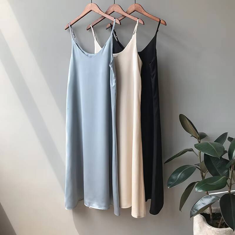 New Arrival V-Neck Sleeveless Vintage Satin Summer Long Boho Elegant Women Casual Dress Vestidos dongdumaoyi