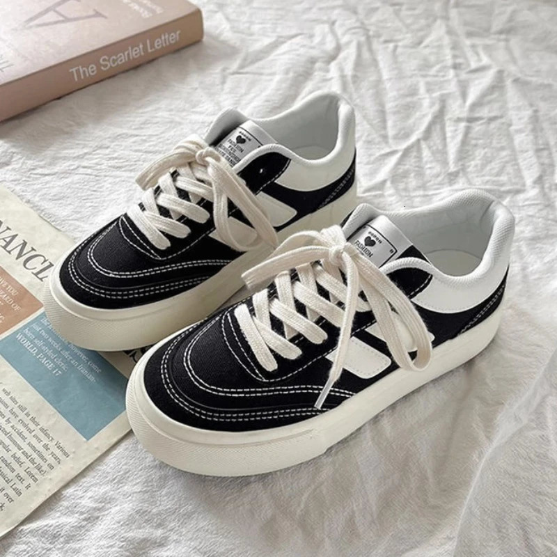 Trendy Canvas Womens Shoes Spring and Autumn Season Sense Versatile Board Shoes Temperament Little White Shoes 250712