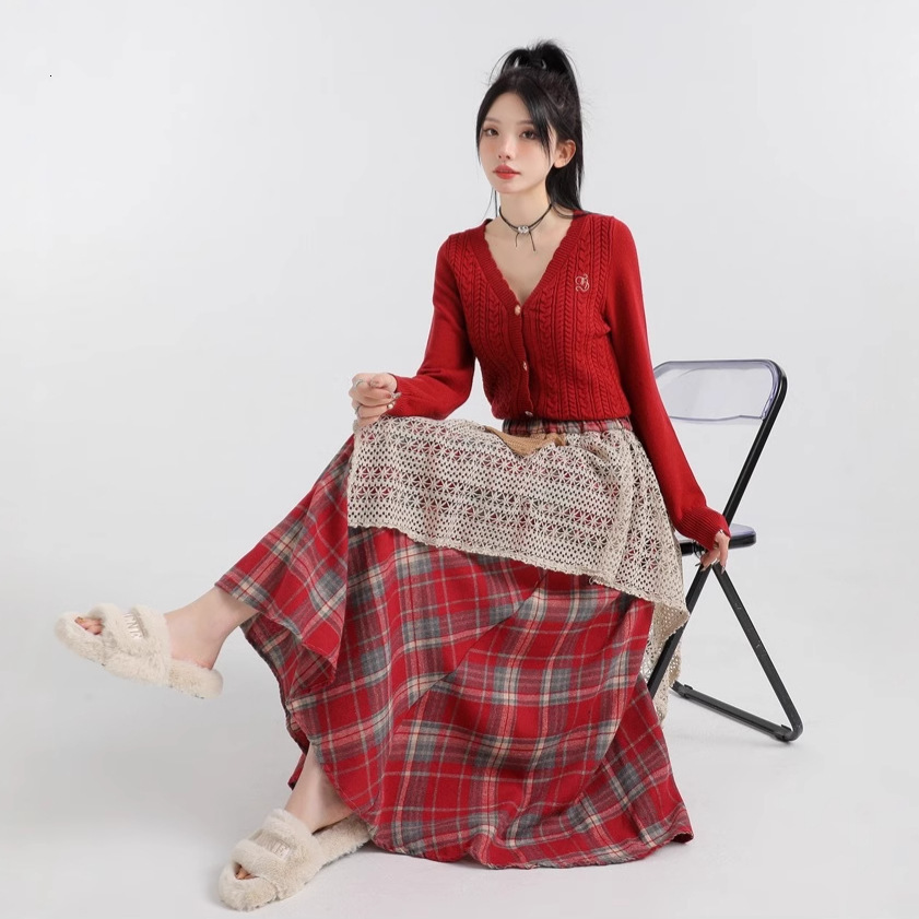 2025 Forest Style Retro Plaid Half Skirt for Women New Autumn Winter Design Irregular Patchwork High Waist A-line Long