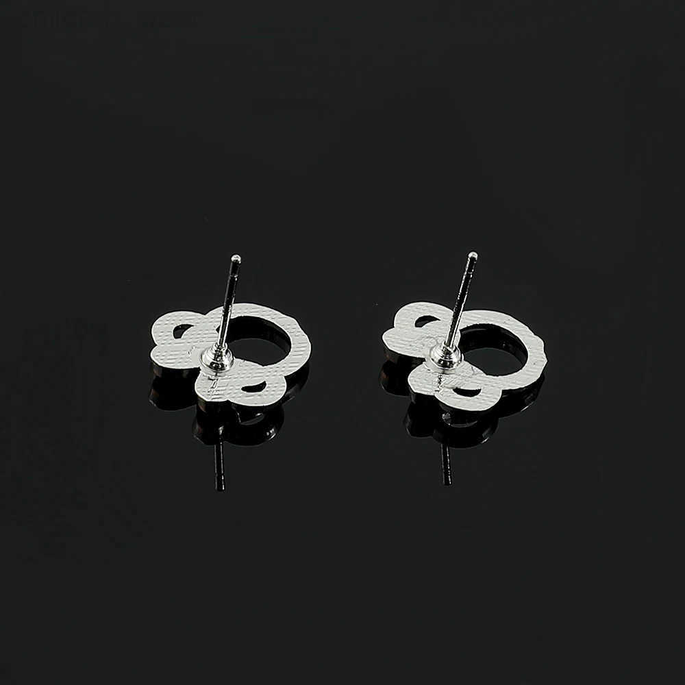 Disney Mickey Ear Studs Earrings Luxury Charm Jewelry Mickey Mouse Bowknot Earrings Fashion Accessories for Party Gifts W20250716
