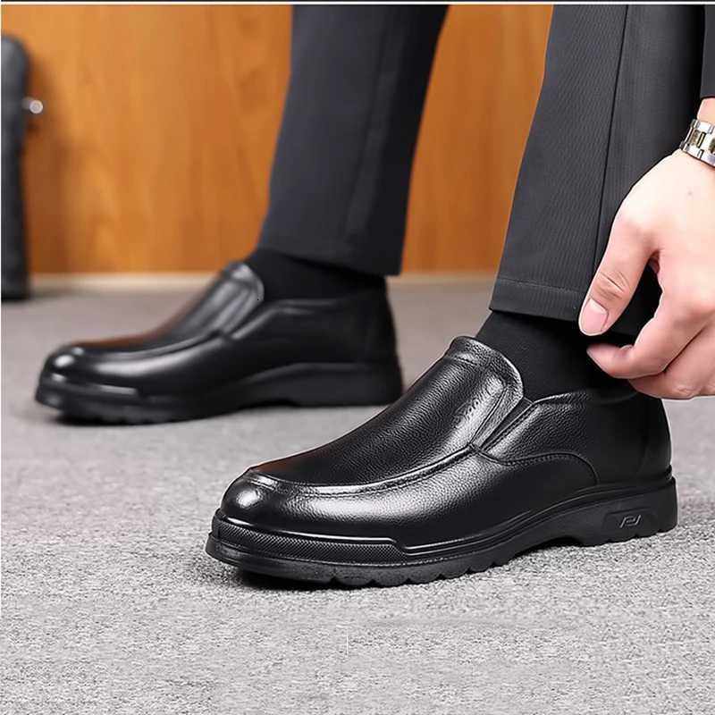 Shoes for Men Handmade Genuine Leather Casual Soft Rubber Loafers Business Dress Spring Autumn Luxury Slip-On Soft Driving Shoe Y250715