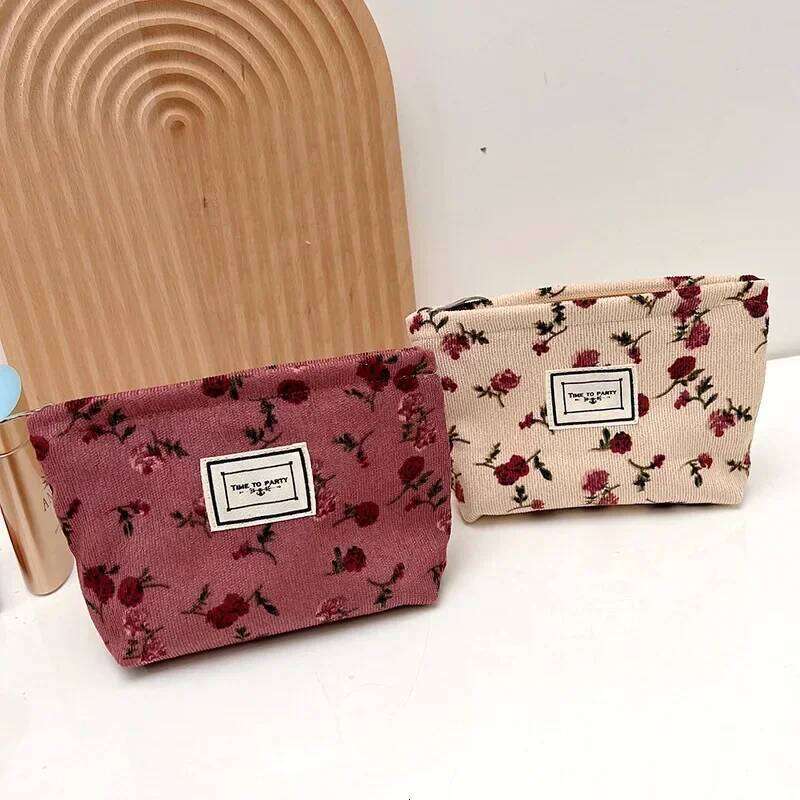 New Women's Cosmetic Floral Pattern Small Sanitary Napkin Storage Bag Coin Key Case Portable Card Pouch X250716