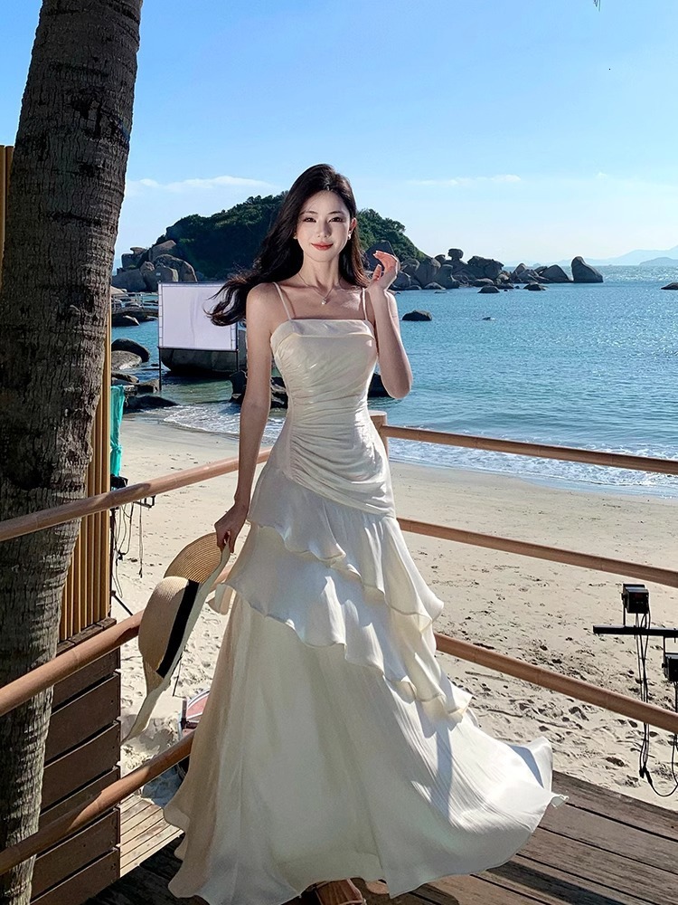 2025 New Style Feminine Elegant Mermaid Flowing Spaghetti Strap Dress Adult Ceremony Gown Off-Shoulder Summer