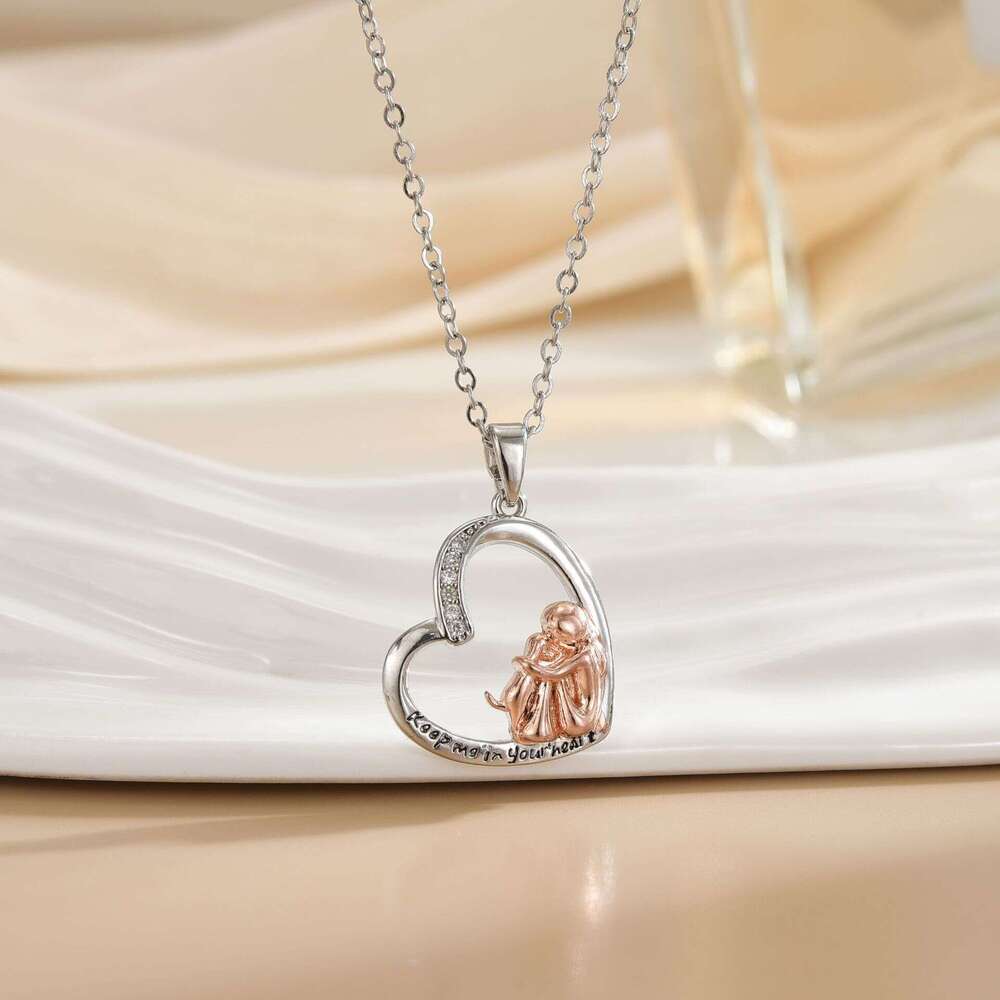 Mother's Day Heart-Shaped Design Engraved Pendant Titanium Steel Non-Fading Necklace For Women High-End Jewelry Fa0