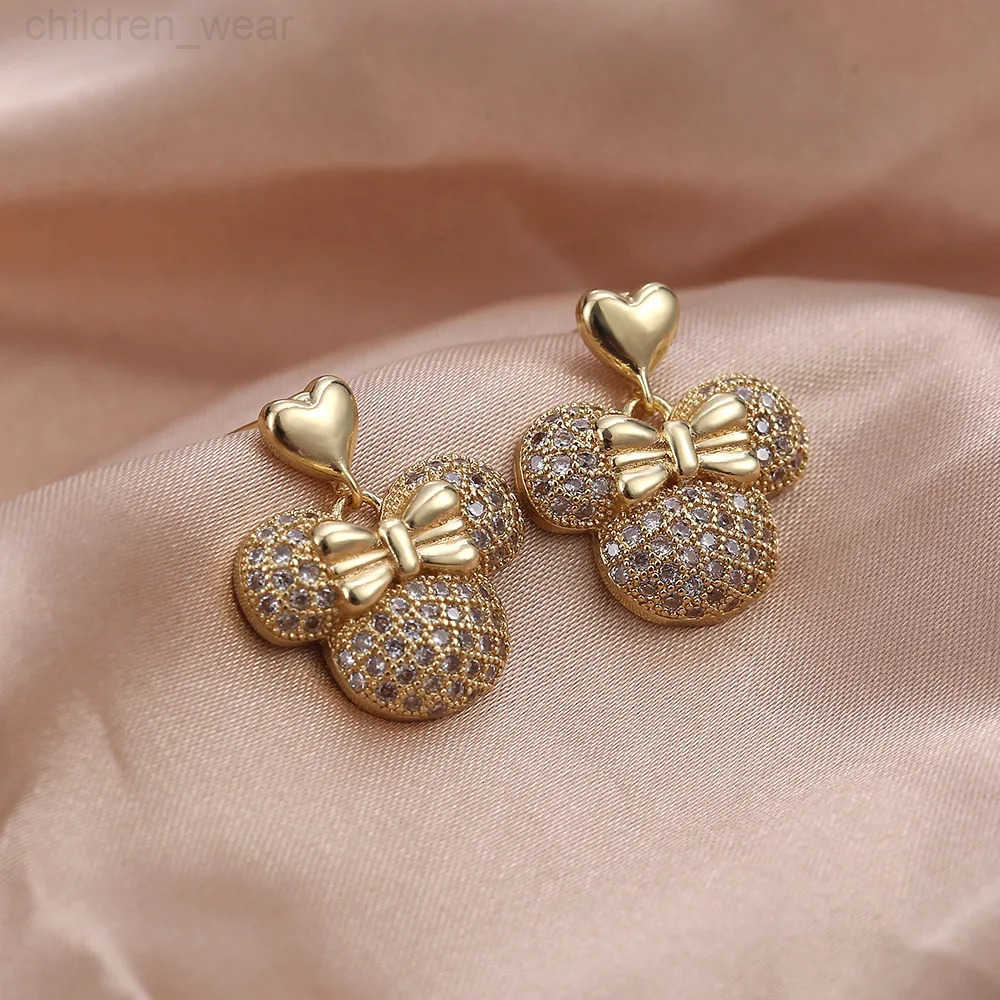 Disney Cute Bear Earrings For Women Wholesale Anime Mouse Pendant 2023 New Gift Fashion Animal Jewelry Charm Luxury Korean Earring W20250716