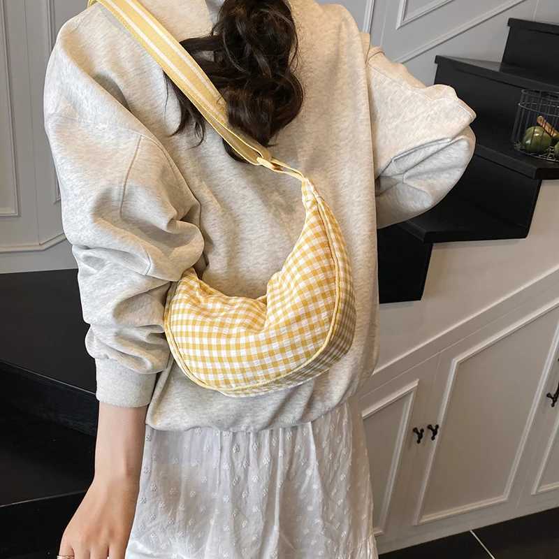 Checkered Nylon Crescent Hobos Shoulder Purse for Women Casual Crossbody Purse Lightweight Sling Bag with Adjustable Strap