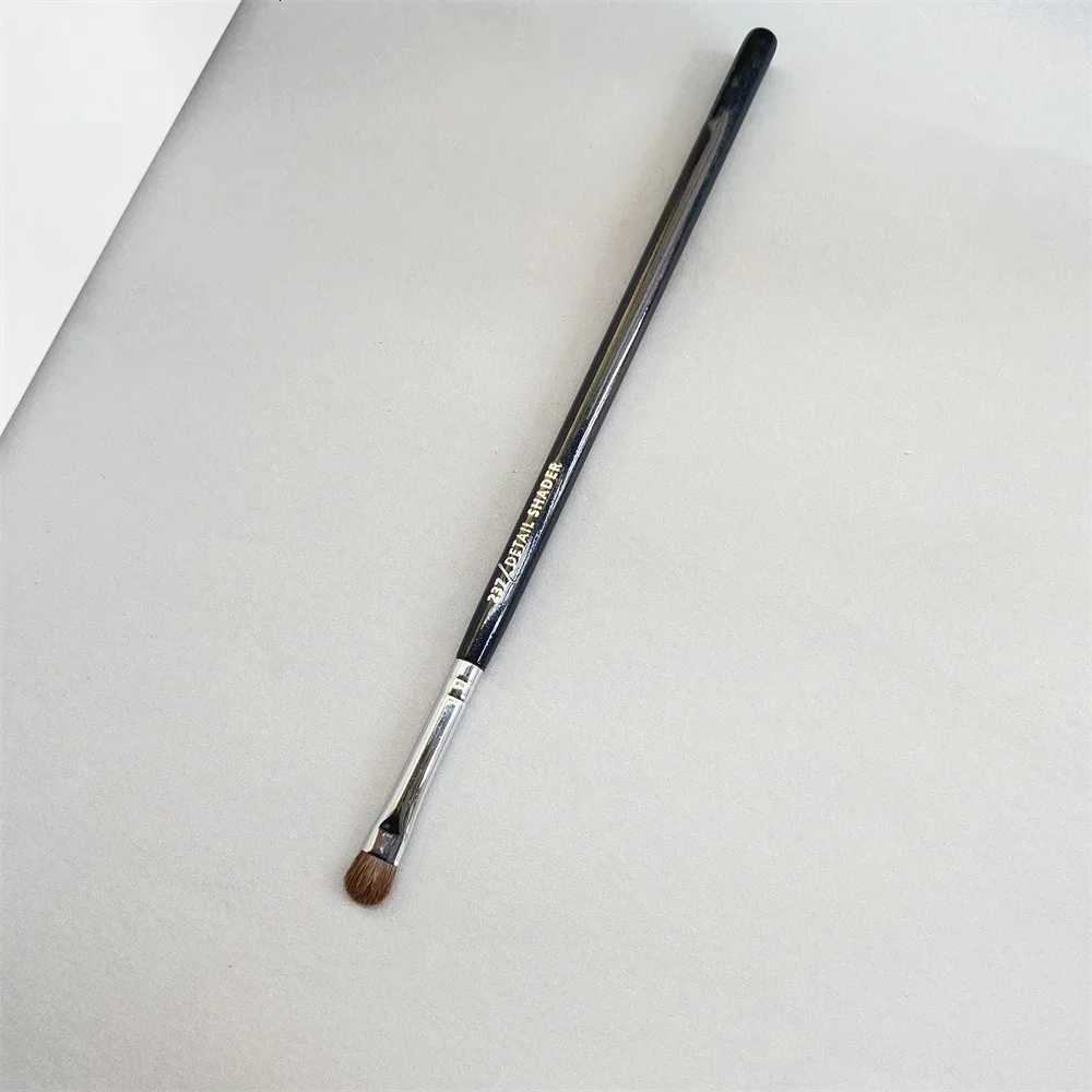 Detail Shader Brush 237 Small Shader Eyeshadow Smudging Eyeliner Cosmetics Makeup Brush Beauty Tool XJ2500716