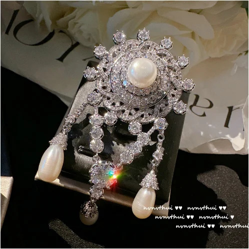 Women Austrian Crown Jewel brooch Vintage Plated 18K Gold Windmill Zircon Pearl Tassel brooch combination 250712