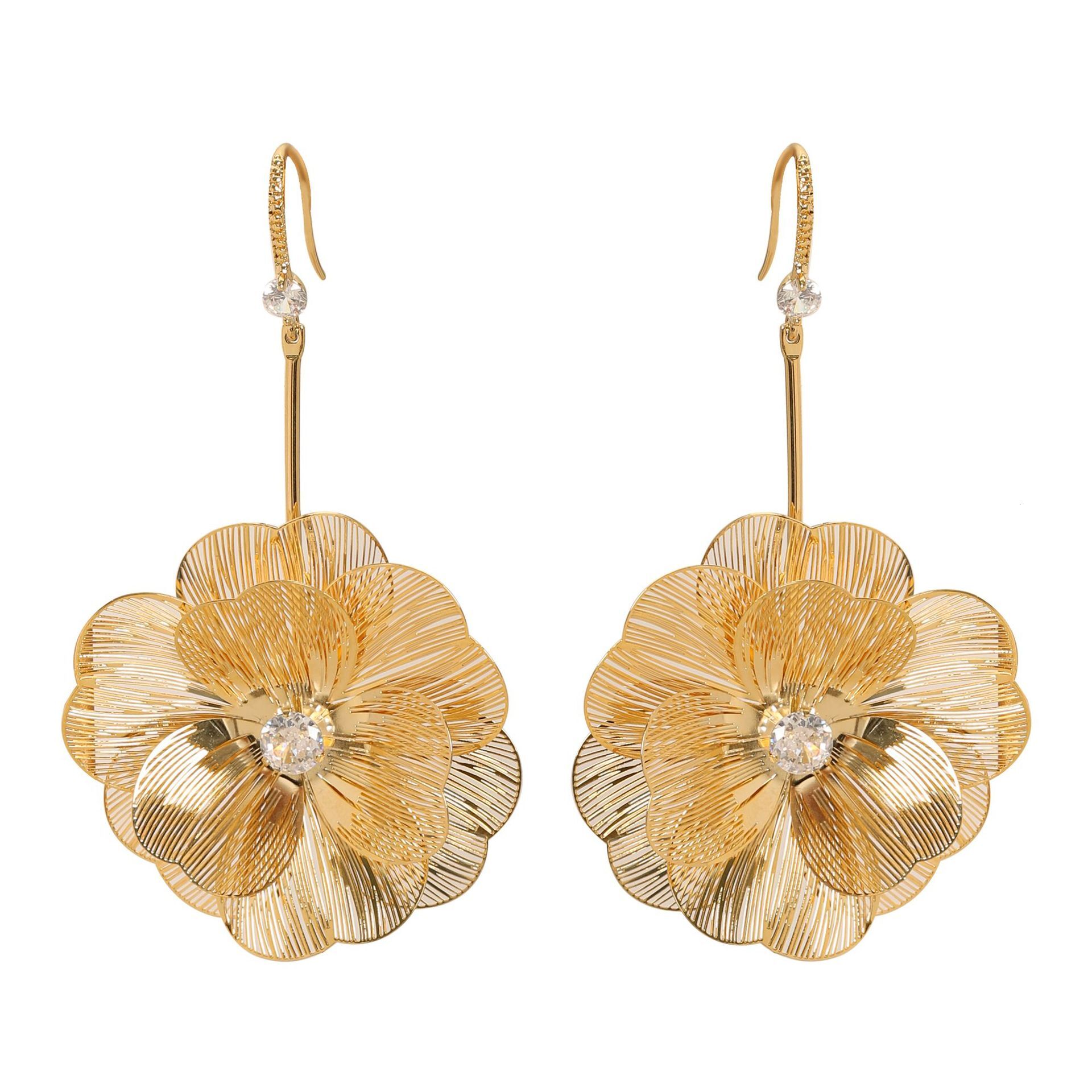 New Fashionable Elegant Old Money Style Gold Three-Dimensional Flower Tassel Earrings Light High-End Sier Needle Ear Jewelry