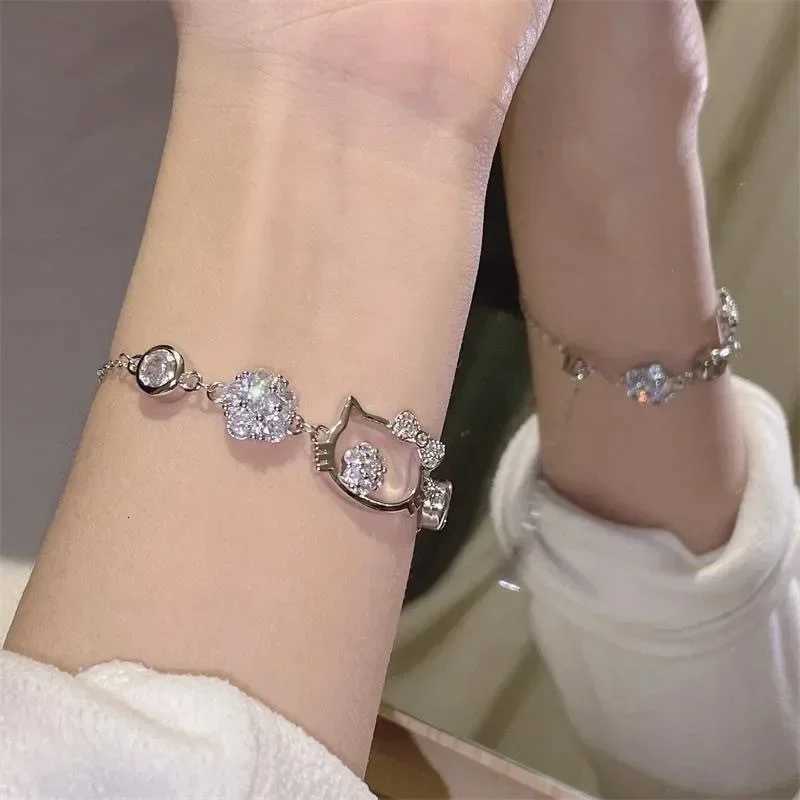Sanrio New Hello Kitty Diamond Bracelet Light Luxury High End Diamond Bracelet Shows Temperament Handpiece w250716